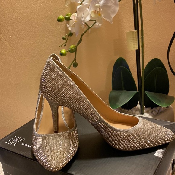 INC International Concepts Zitah Pumps Silver Crystal 7M - Picture 2 of 12